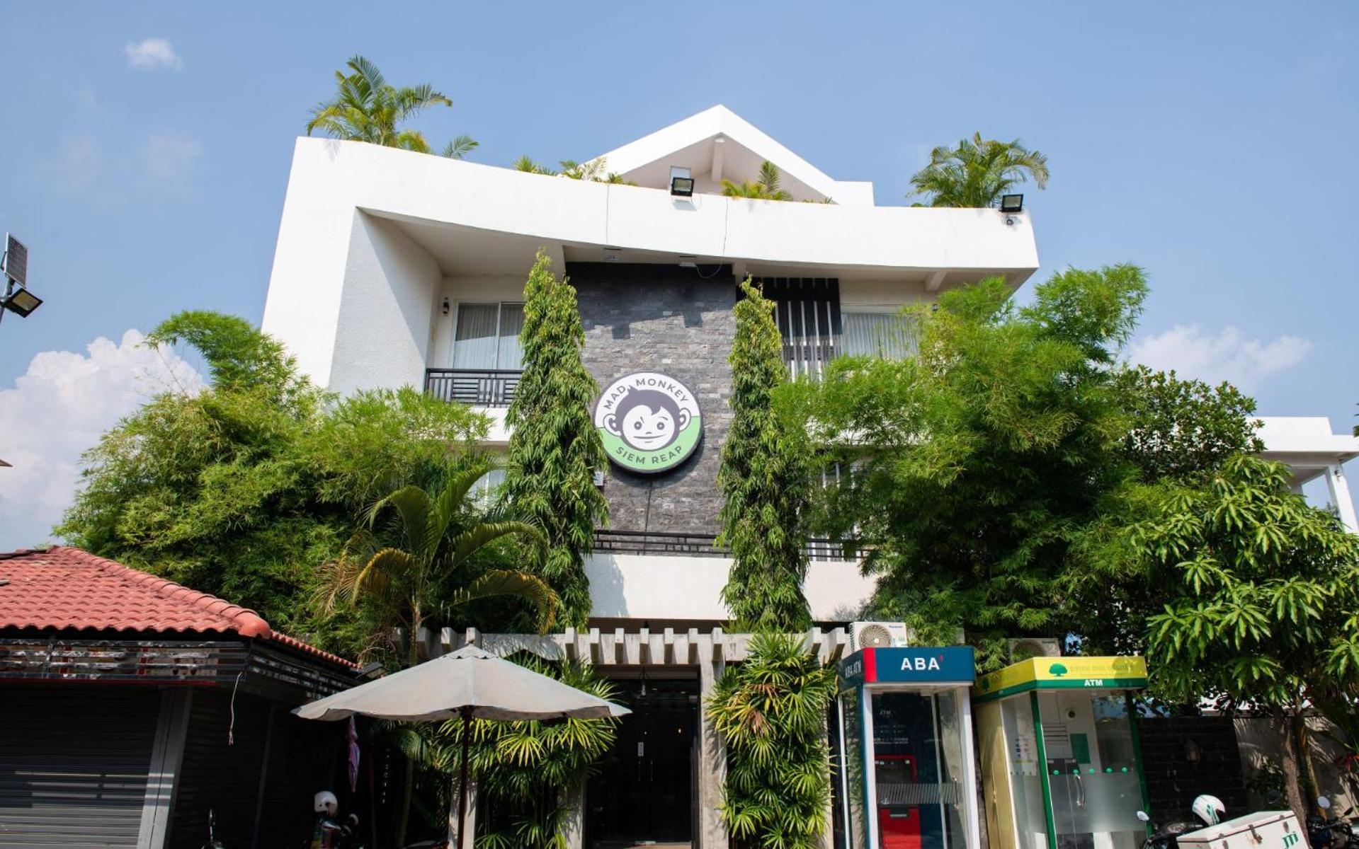 Mad Monkey Hostel Siem Reap Exterior photo